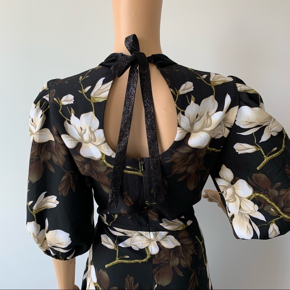Black fit&flare dress w floral print, M (mannequin doesn’t represent true size)